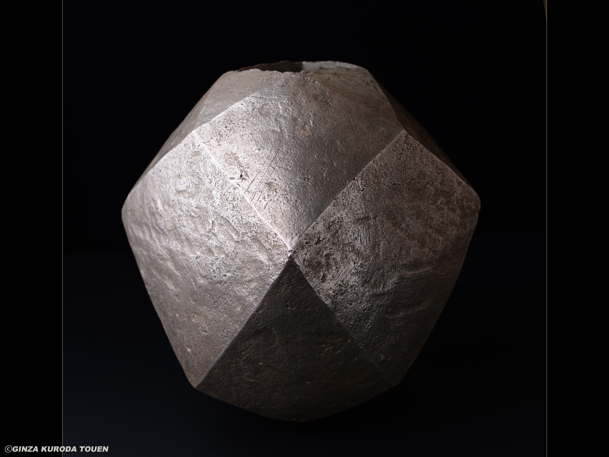 Shoji Kamoda: Vase, Silver type, polyhedron shape