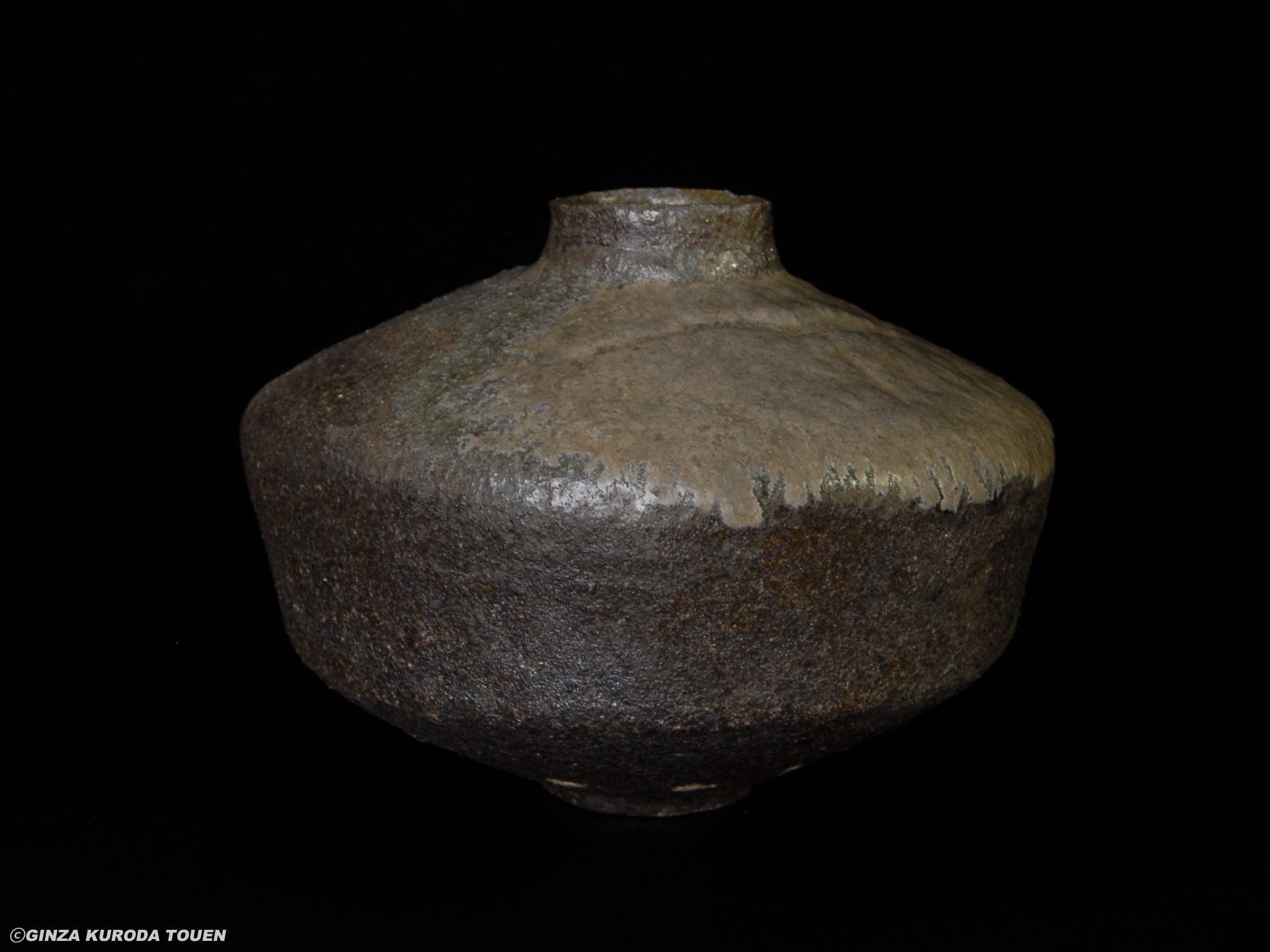 Shoji Kamoda: Flower vase, Ash glaze type