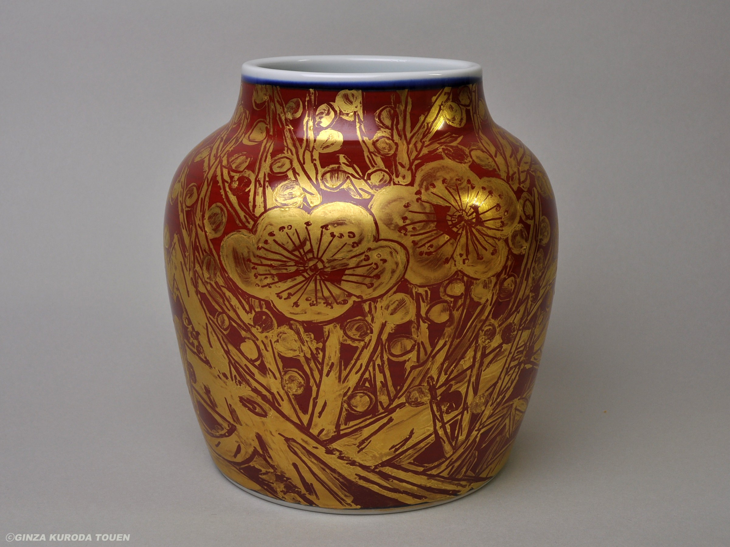 Yuzo Kondo: Flower vase, Gold painting, Japanese apricot design