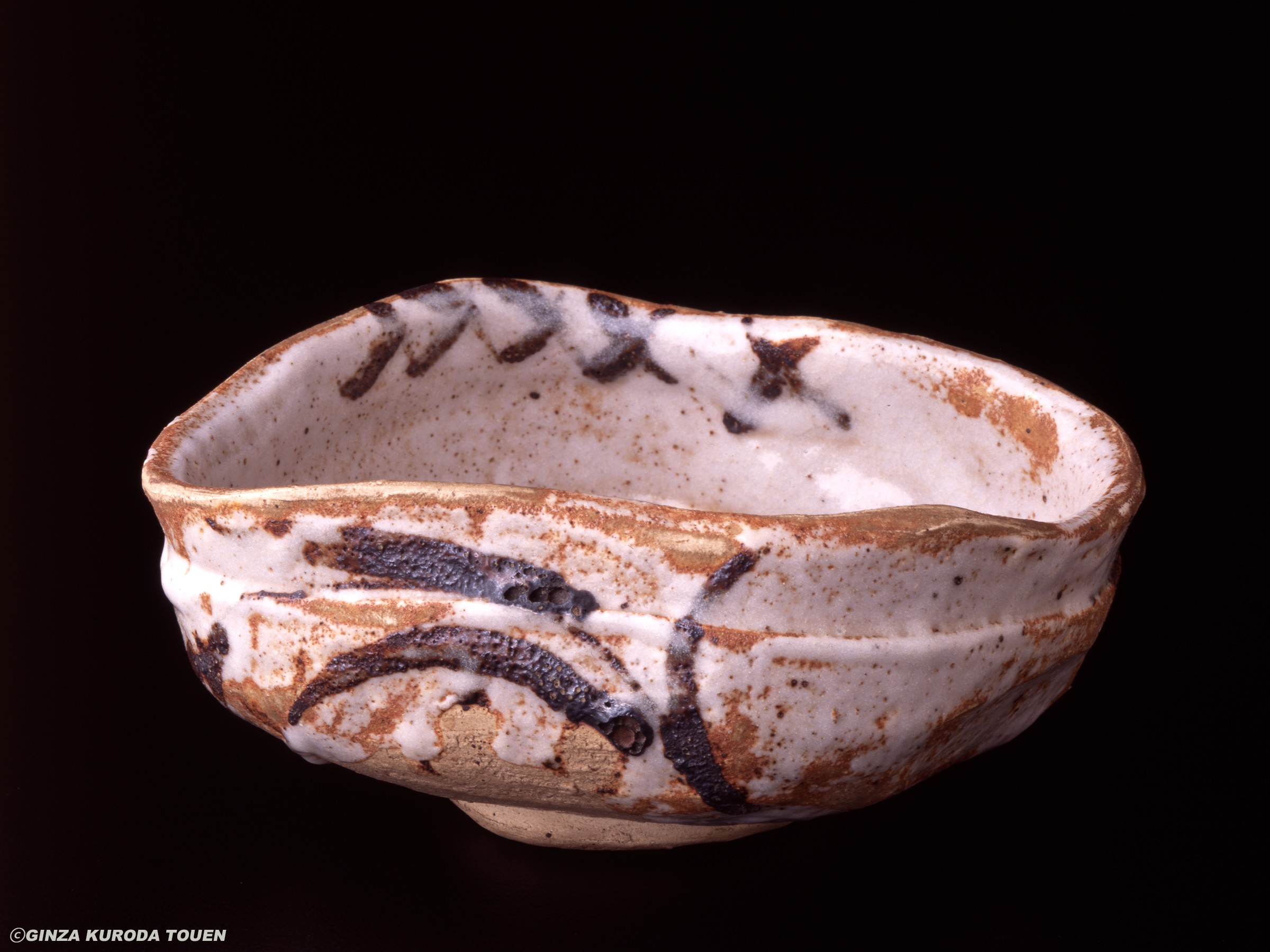 Tokuro Kato: Tea bowl, Shino type | GINZA KURODA TOUEN