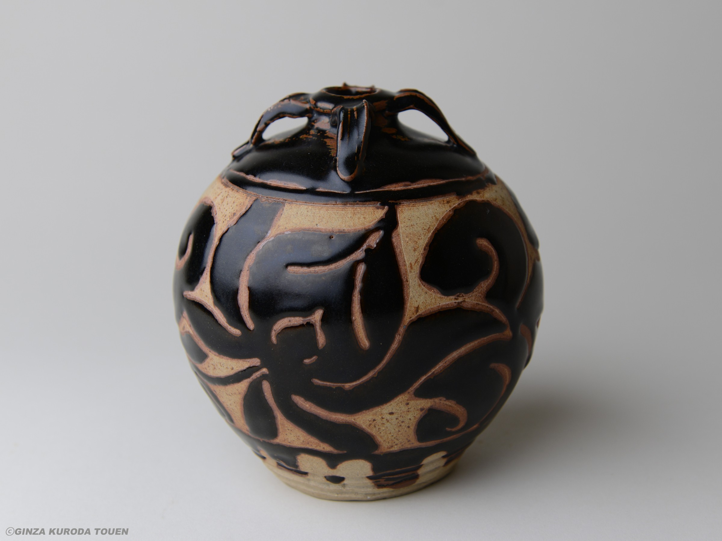 Kanjiro Kawai: Vase, Curved Kokuyo type, Flower design [Shokei Kiln]