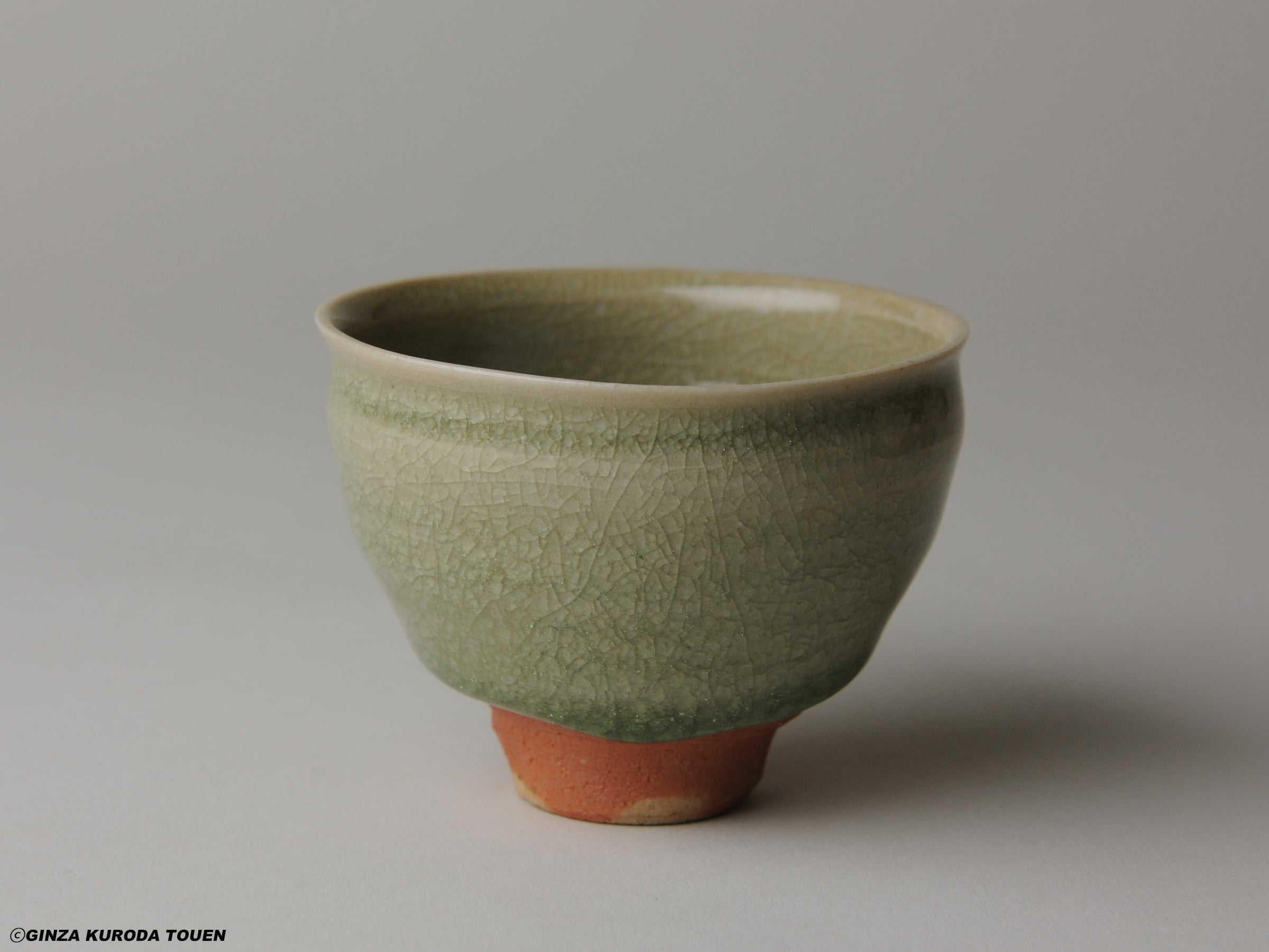 Mineo Okabe ： Sake cup, Ash glaze